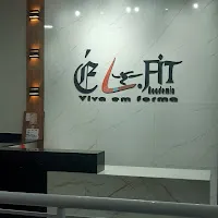 Letreiro interno em acrílico aplicado em recepção